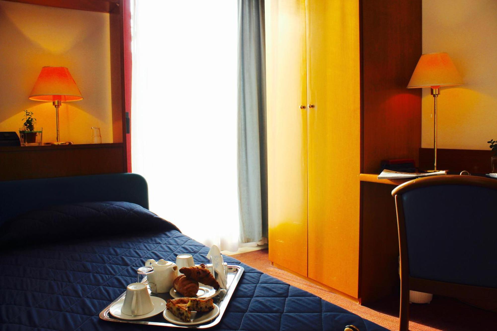 Arcangelo Roof Hotel Римини Екстериор снимка