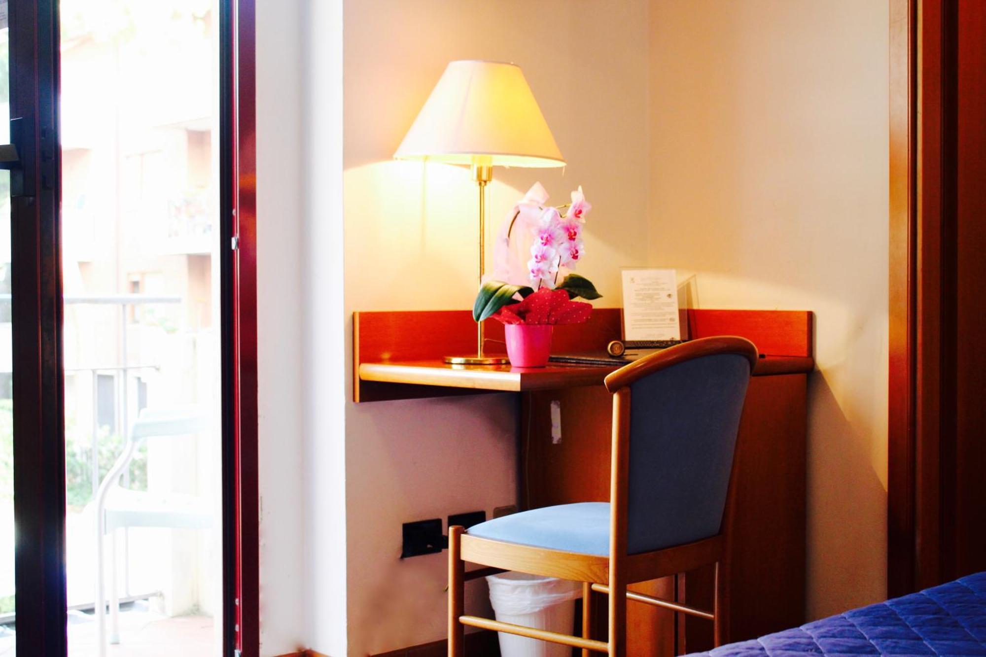 Arcangelo Roof Hotel Римини Екстериор снимка